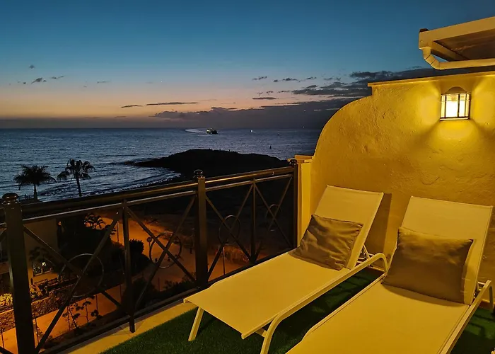 Дом отдыха Brisa Serena - Oceanfront & Jacuzzi Лос Кристианос