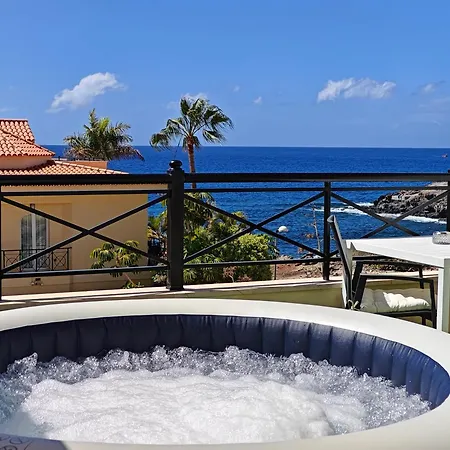 Holiday home Brisa Serena - Oceanfront & Jacuzzi *