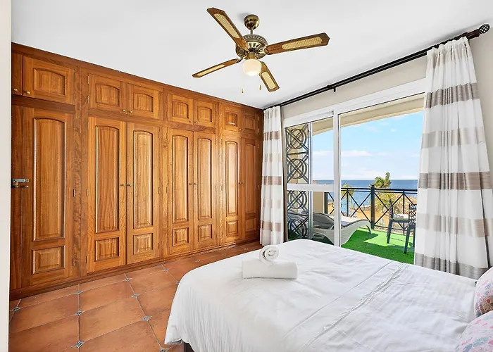 Holiday home Brisa Serena - Oceanfront & Jacuzzi Los Cristianos (Tenerife)